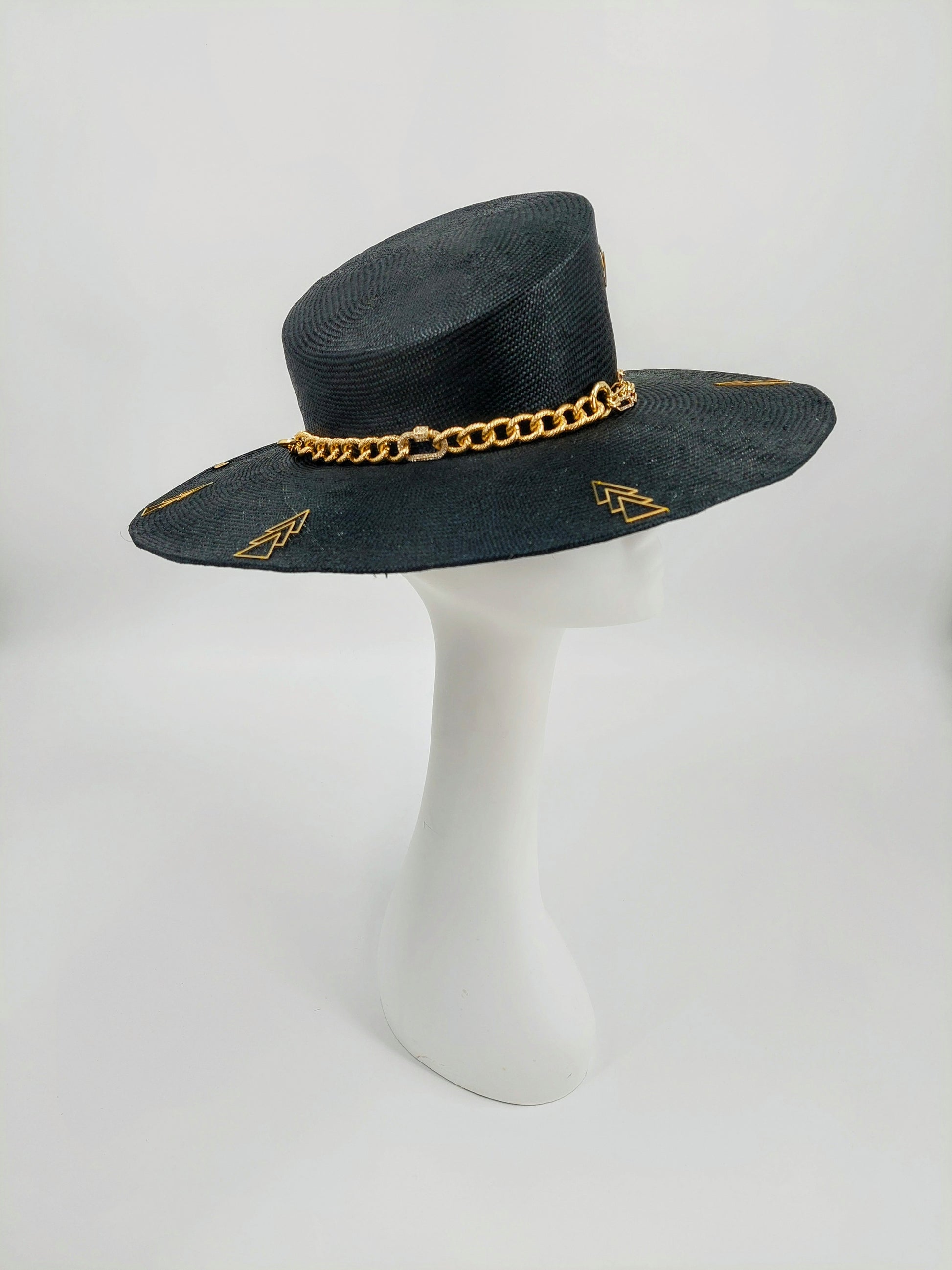 Hat Haven Millinery hat store. Custom Kentucky Derby hats and fascinators. Hand made hats in Louisville Kentucky.