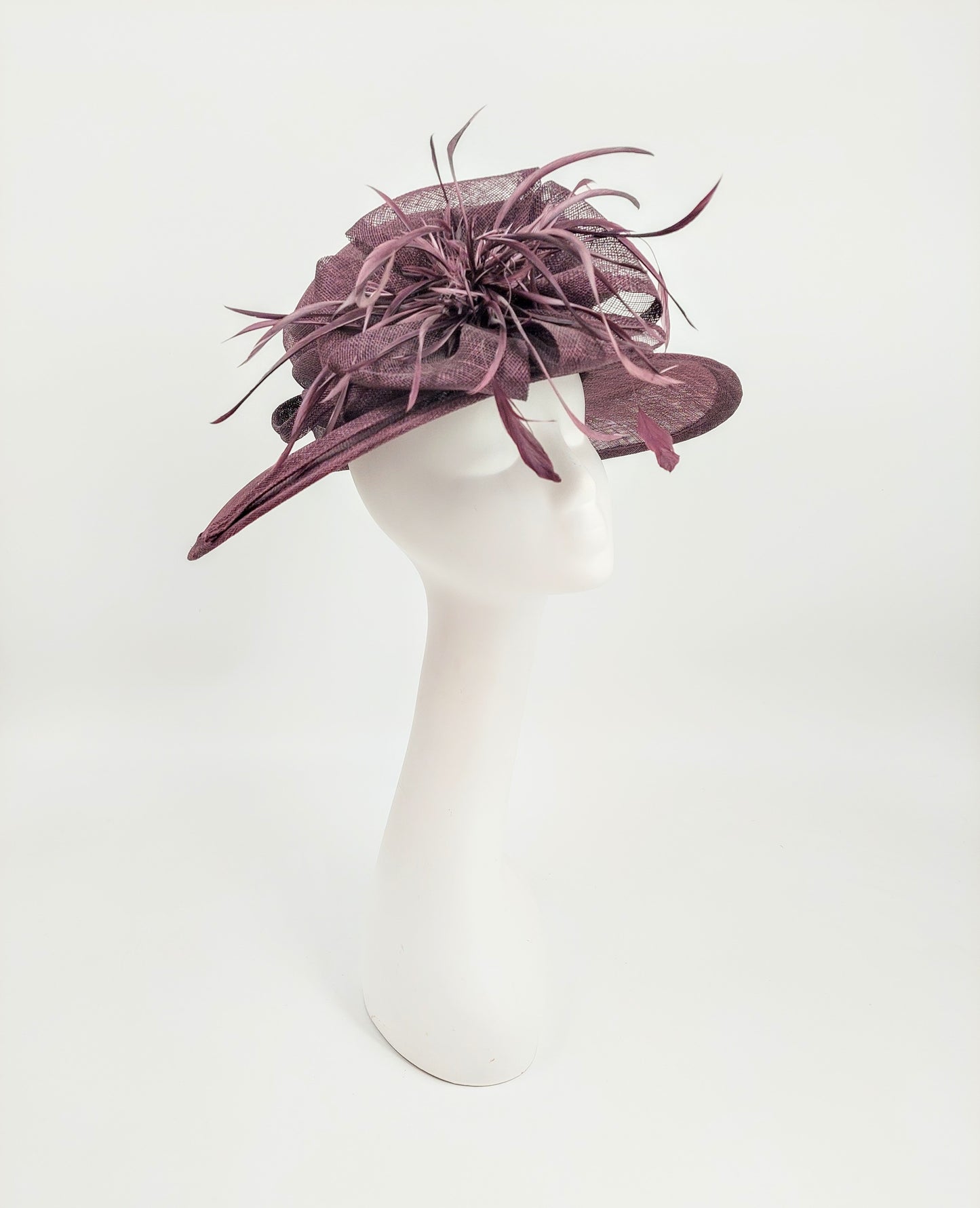 Hat Haven Millinery - Kentucky Derby Hats and Fascinators. Our headpieces are featured in the Official Kentucky Derby Style Guide. Visit our pop up shop at the Hyatt Regency Louisville during Derby week. Milliner, hat store in downtown Louisville. Handmade hats and fascinators.