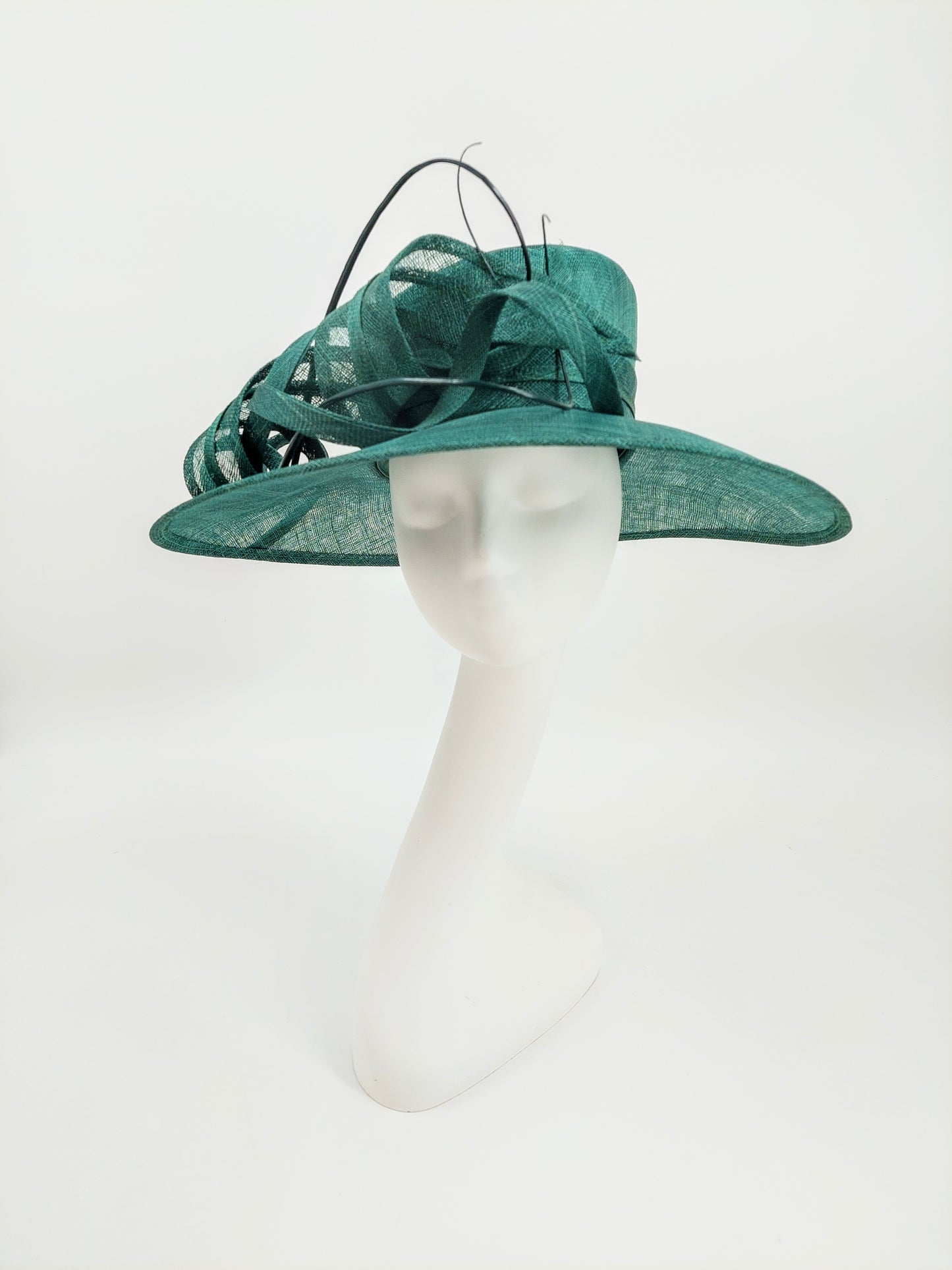 Hat Haven Millinery - Kentucky Derby Hats and Fascinators. Our headpieces are featured in the Official Kentucky Derby Style Guide. Visit our pop up shop at the Hyatt Regency Louisville during Derby week. Milliner, hat store in downtown Louisville. Handmade hats and fascinators.