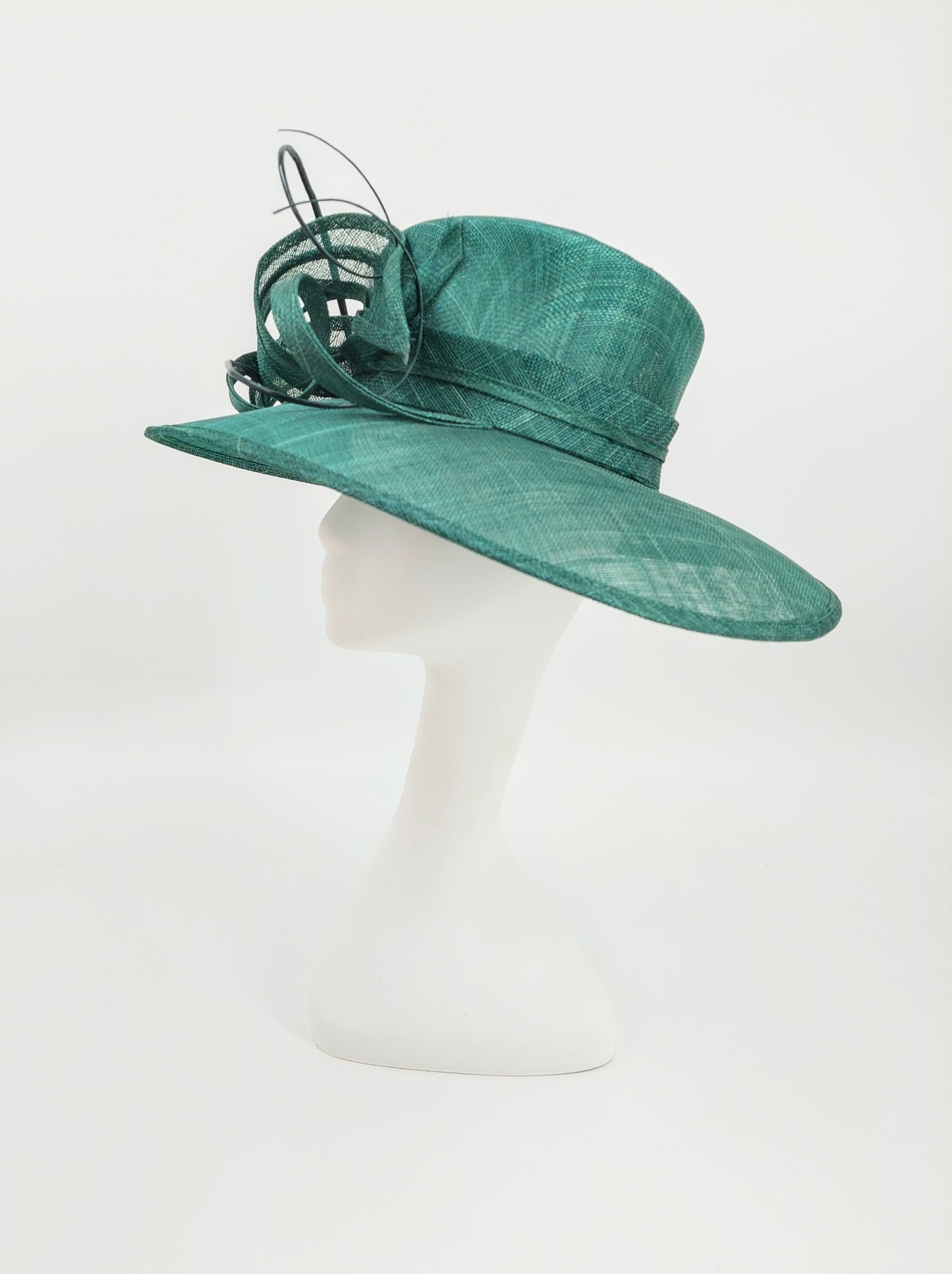 Hat Haven Millinery - Kentucky Derby Hats and Fascinators. Our headpieces are featured in the Official Kentucky Derby Style Guide. Visit our pop up shop at the Hyatt Regency Louisville during Derby week. Milliner, hat store in downtown Louisville. Handmade hats and fascinators.