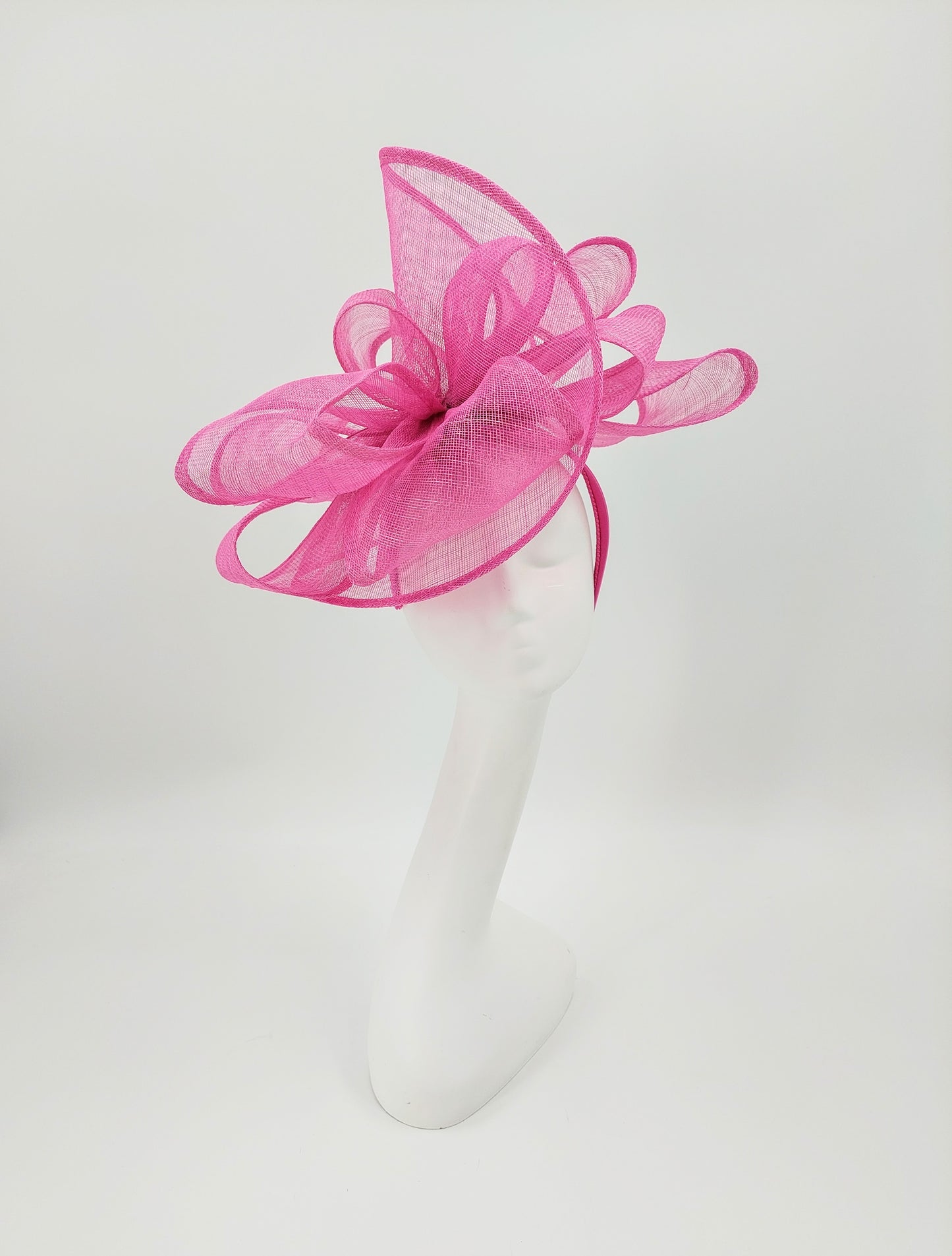 Hat Haven Millinery - Kentucky Derby Hats and Fascinators. An Official Milliner of the Kentucky Derby Museum. Featured milliner of the Official Style Guide for the Kentucky Derby. Visit our pop up shop during Derby week at the Hyatt Regency in Downtown Louisville.