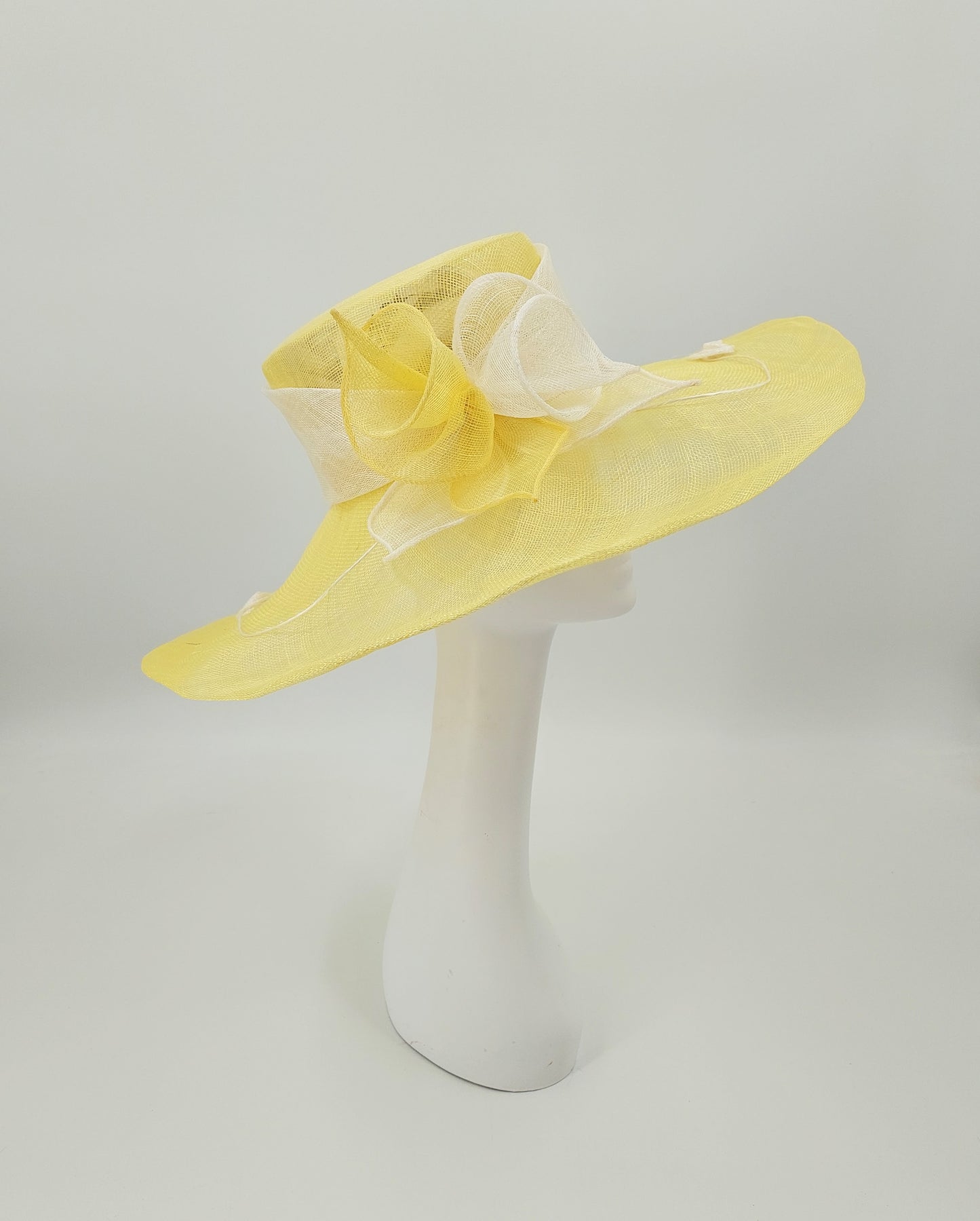 Hat Haven Millinery - Kentucky Derby Hats and Fascinators. An Official Milliner of the Kentucky Derby Museum. Featured milliner of the Official Style Guide for the Kentucky Derby. Visit our pop up shop during Derby week at the Hyatt Regency in Downtown Louisville.