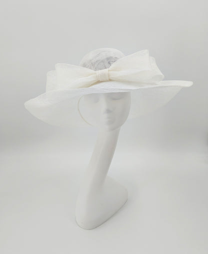 Hat Haven Millinery - Kentucky Derby Hats and Fascinators. An Official Milliner of the Kentucky Derby Museum. Featured milliner of the Official Style Guide for the Kentucky Derby. Visit our pop up shop during Derby week at the Hyatt Regency in Downtown Louisville.