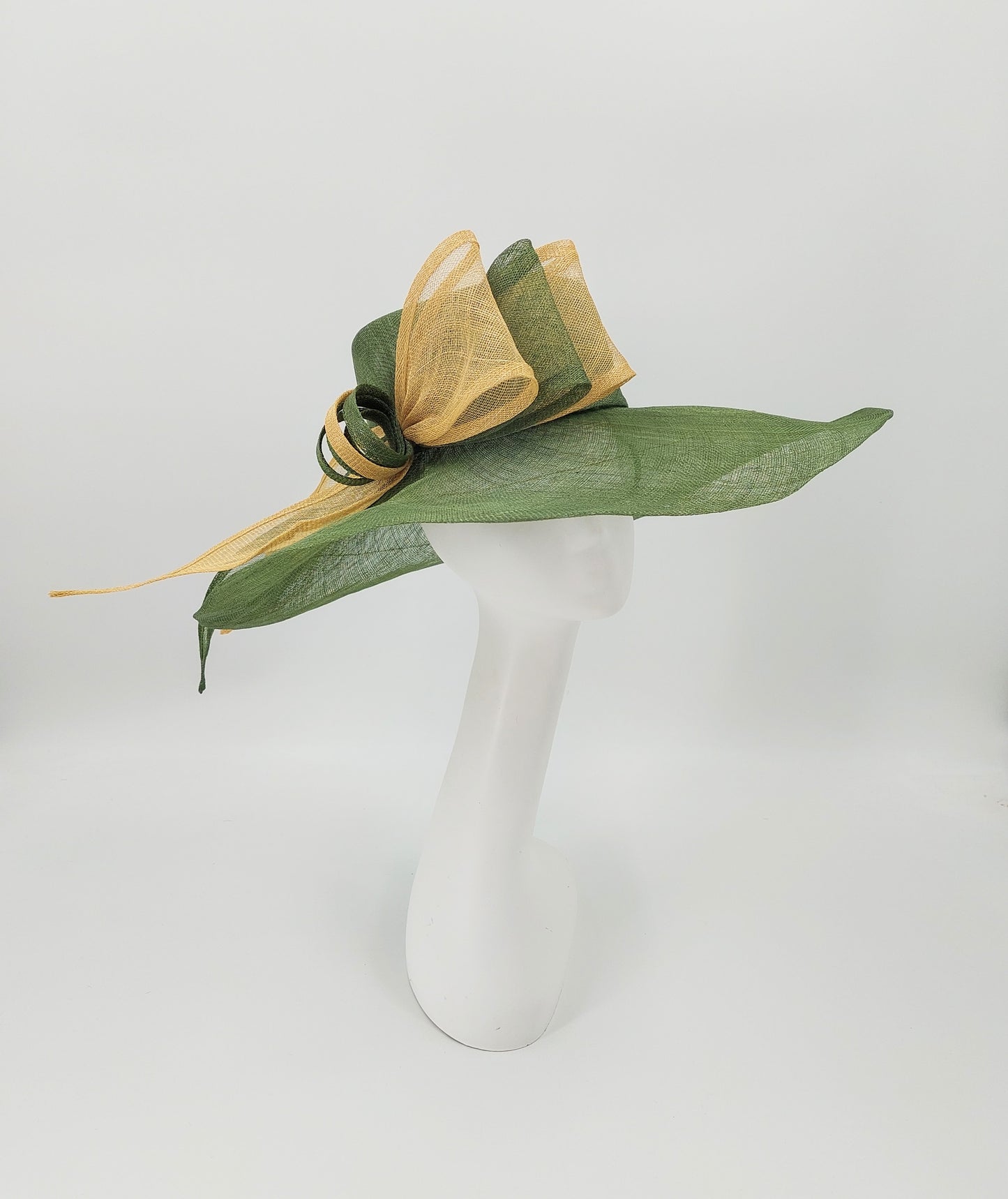 Hat Haven Millinery - Kentucky Derby Hats and Fascinators. An Official Milliner of the Kentucky Derby Museum. Featured milliner of the Official Style Guide for the Kentucky Derby. Visit our pop up shop during Derby week at the Hyatt Regency in Downtown Louisville.