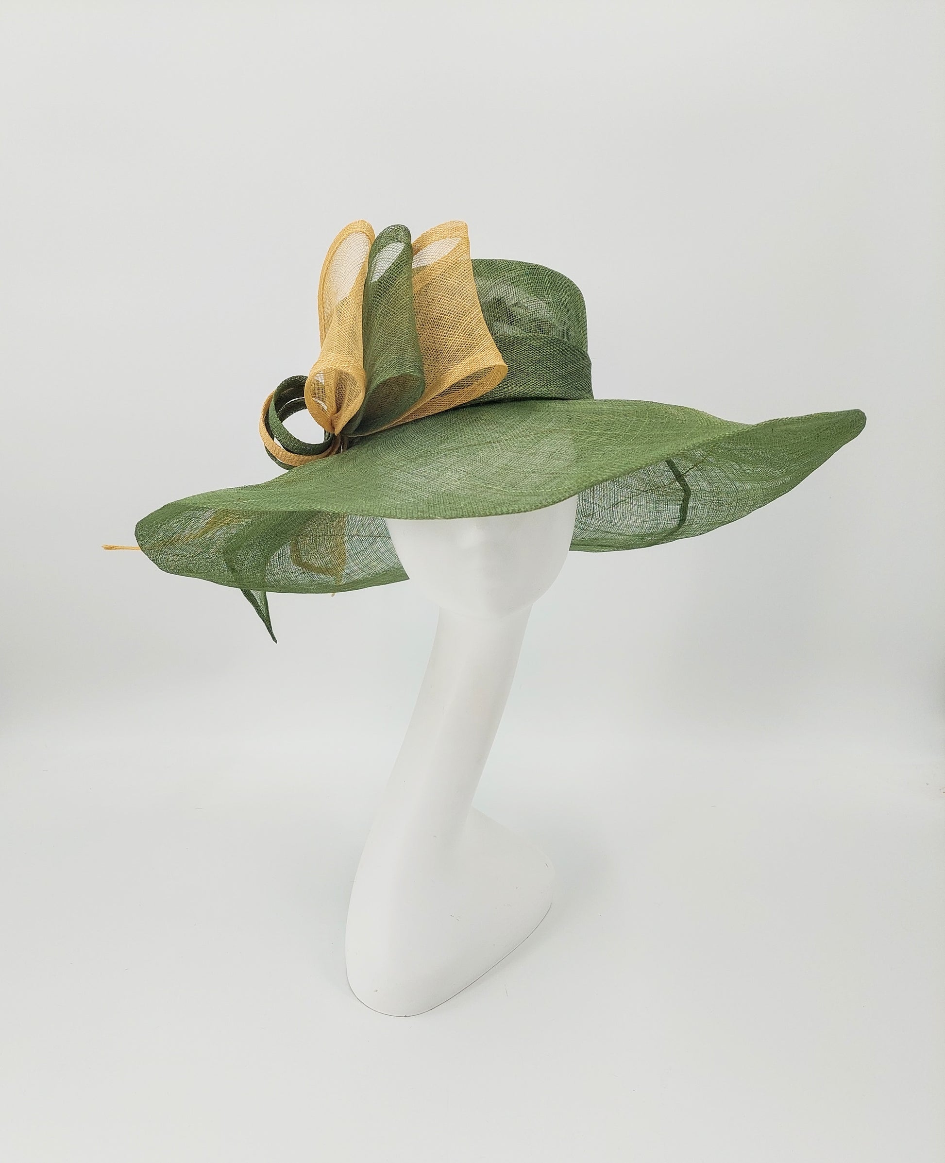 Hat Haven Millinery - Kentucky Derby Hats and Fascinators. An Official Milliner of the Kentucky Derby Museum. Featured milliner of the Official Style Guide for the Kentucky Derby. Visit our pop up shop during Derby week at the Hyatt Regency in Downtown Louisville.