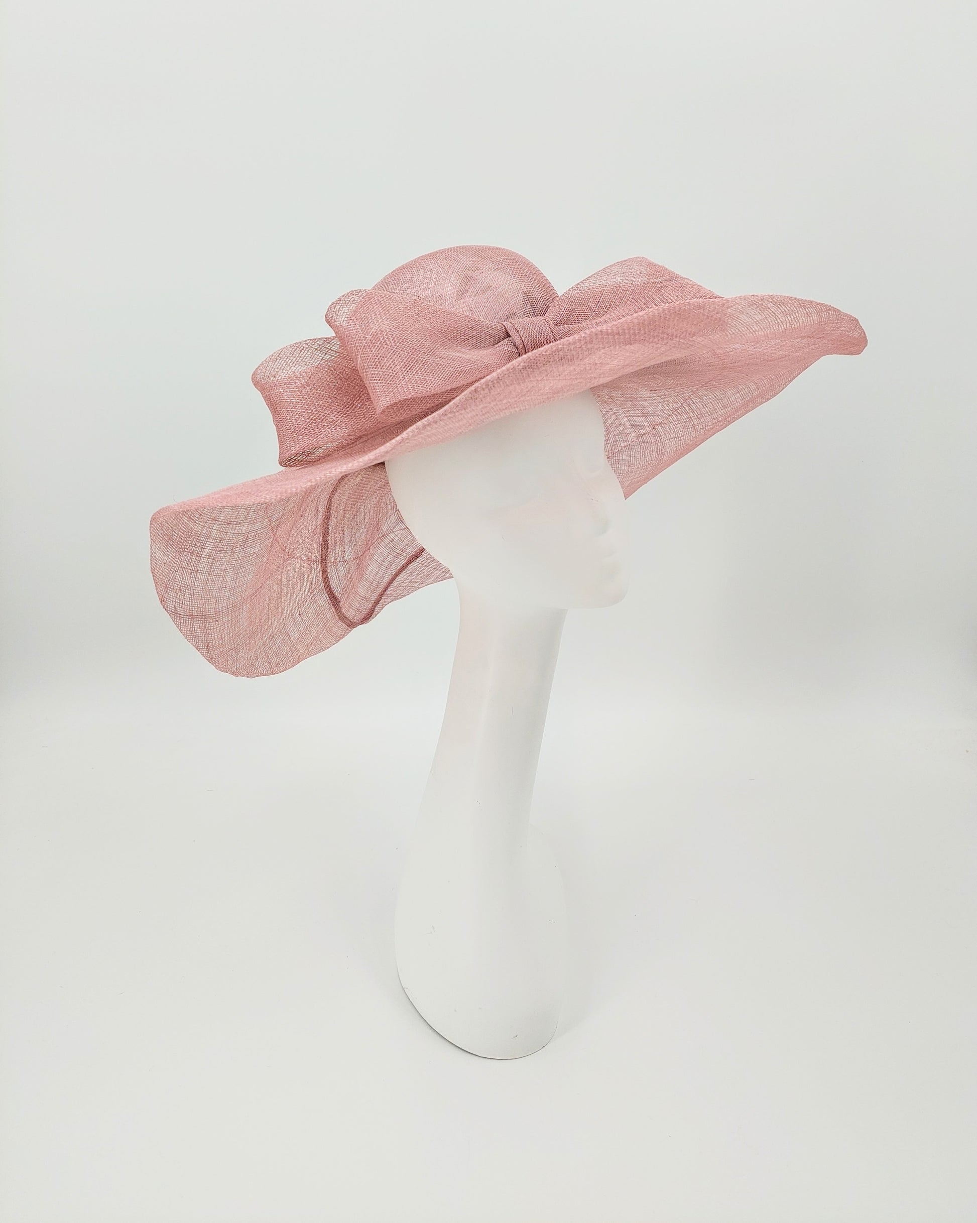 Hat Haven Millinery - Kentucky Derby Hats and Fascinators. An Official Milliner of the Kentucky Derby Museum. Featured milliner of the Official Style Guide for the Kentucky Derby. Visit our pop up shop during Derby week at the Hyatt Regency in Downtown Louisville.