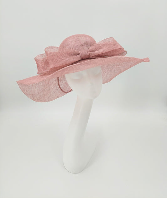 Hat Haven Millinery - Kentucky Derby Hats and Fascinators. An Official Milliner of the Kentucky Derby Museum. Featured milliner of the Official Style Guide for the Kentucky Derby. Visit our pop up shop during Derby week at the Hyatt Regency in Downtown Louisville.