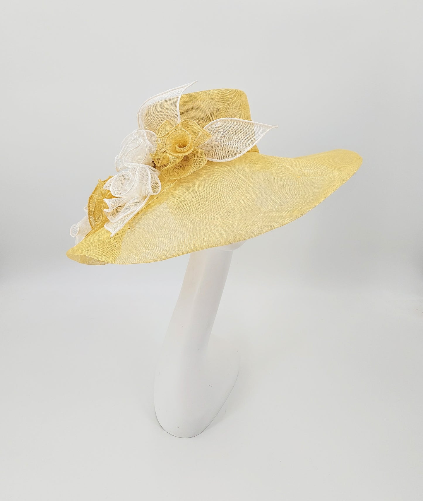 Hat Haven Millinery - Kentucky Derby Hats and Fascinators. An Official Milliner of the Kentucky Derby Museum. Featured milliner of the Official Style Guide for the Kentucky Derby. Visit our pop up shop during Derby week at the Hyatt Regency in Downtown Louisville.